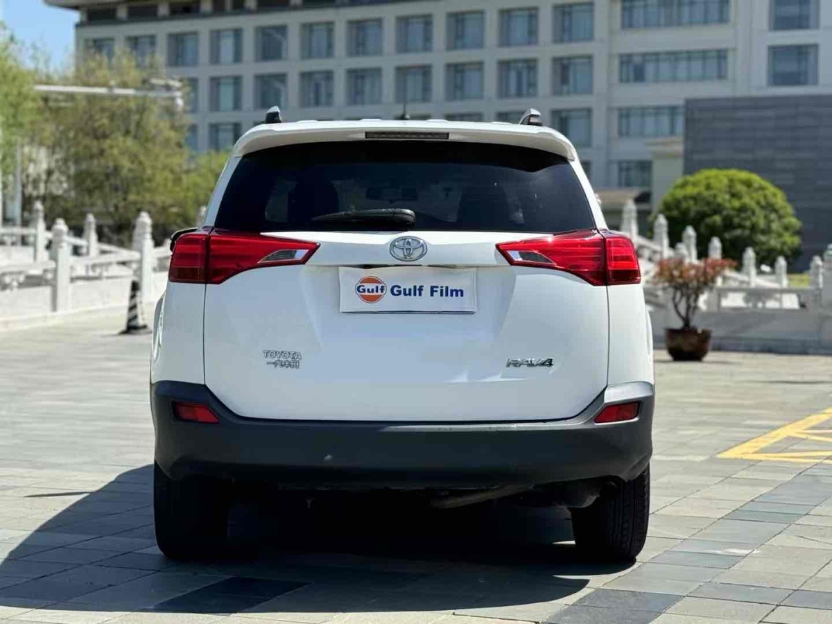 豐田 RAV4  2018款 榮放 2.0L CVT兩驅(qū)風(fēng)尚版圖片