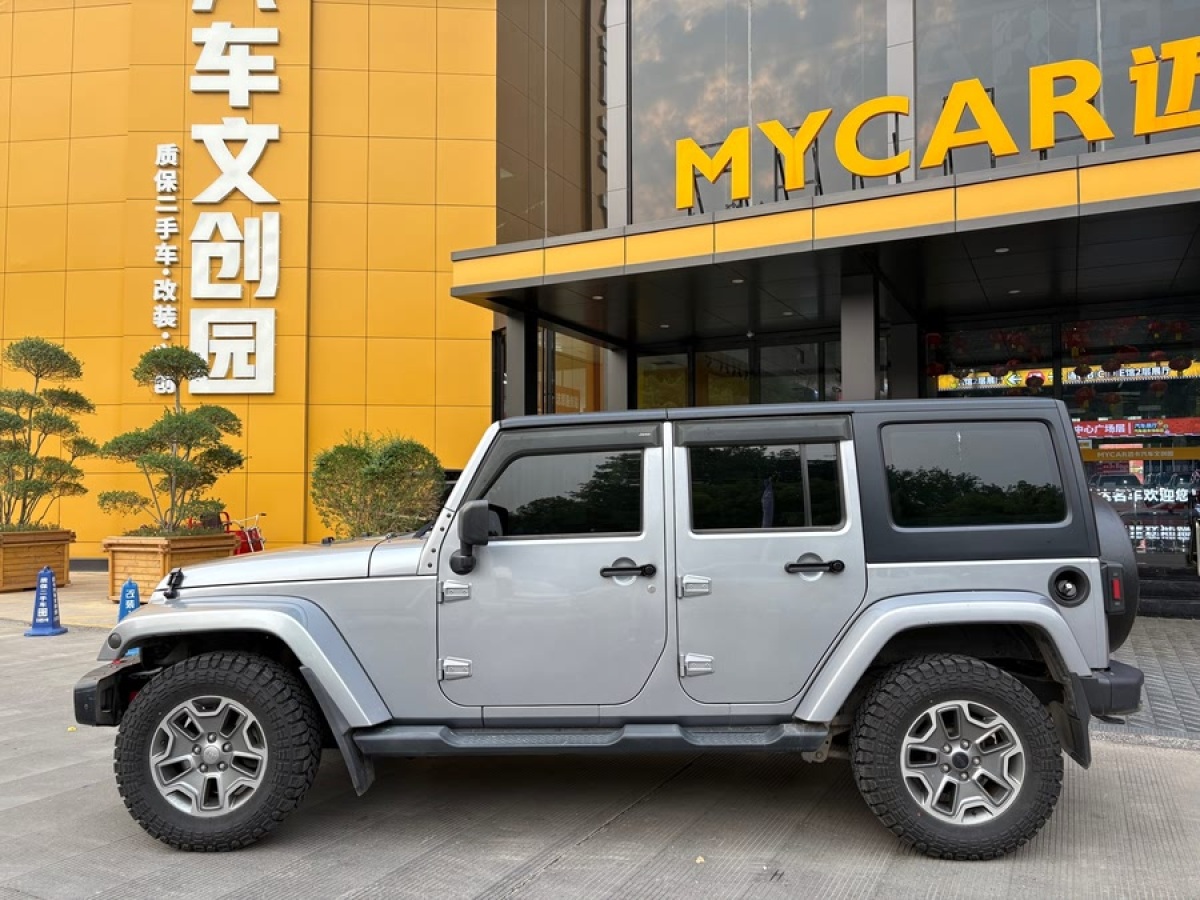 Jeep 牧馬人  2014款 3.0L Sahara 四門版圖片