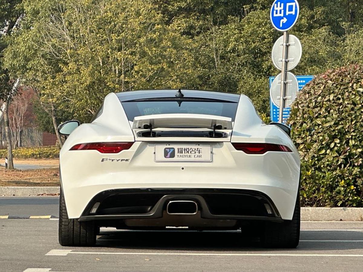 捷豹 F-TYPE  2021款 P300 后驅(qū)First Edition硬頂版圖片