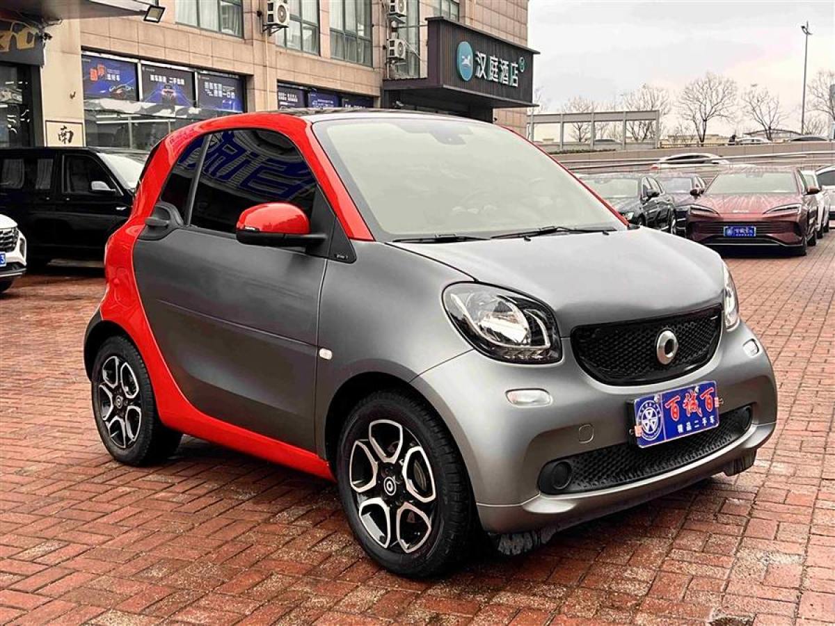 2017年6月smart fortwo  2018款 0.9T 66千瓦硬頂先鋒版