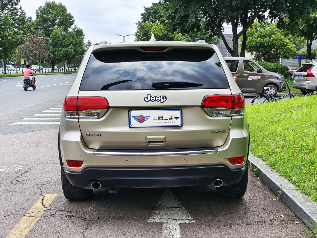 Jeep 大切諾基  2014款 3.6L 精英導(dǎo)航版圖片