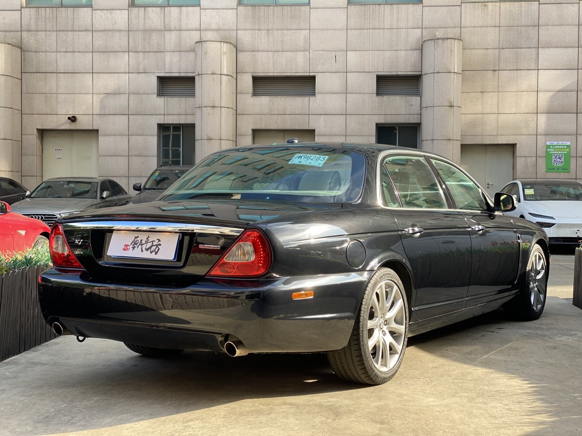 捷豹 XJ  2007款 XJ6L 3.0皇家加長(zhǎng)版圖片