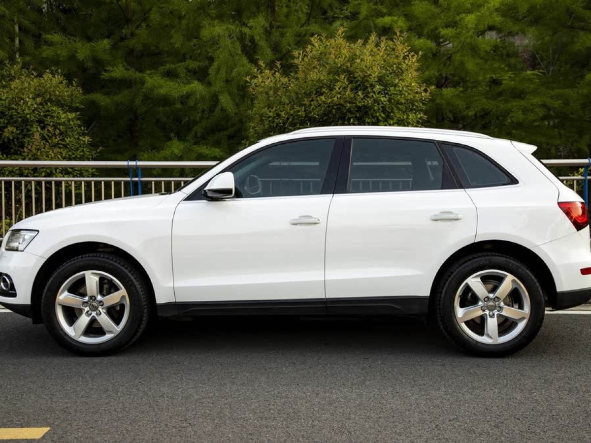 奧迪 奧迪Q5  2017款 40 TFSI 進(jìn)取型圖片