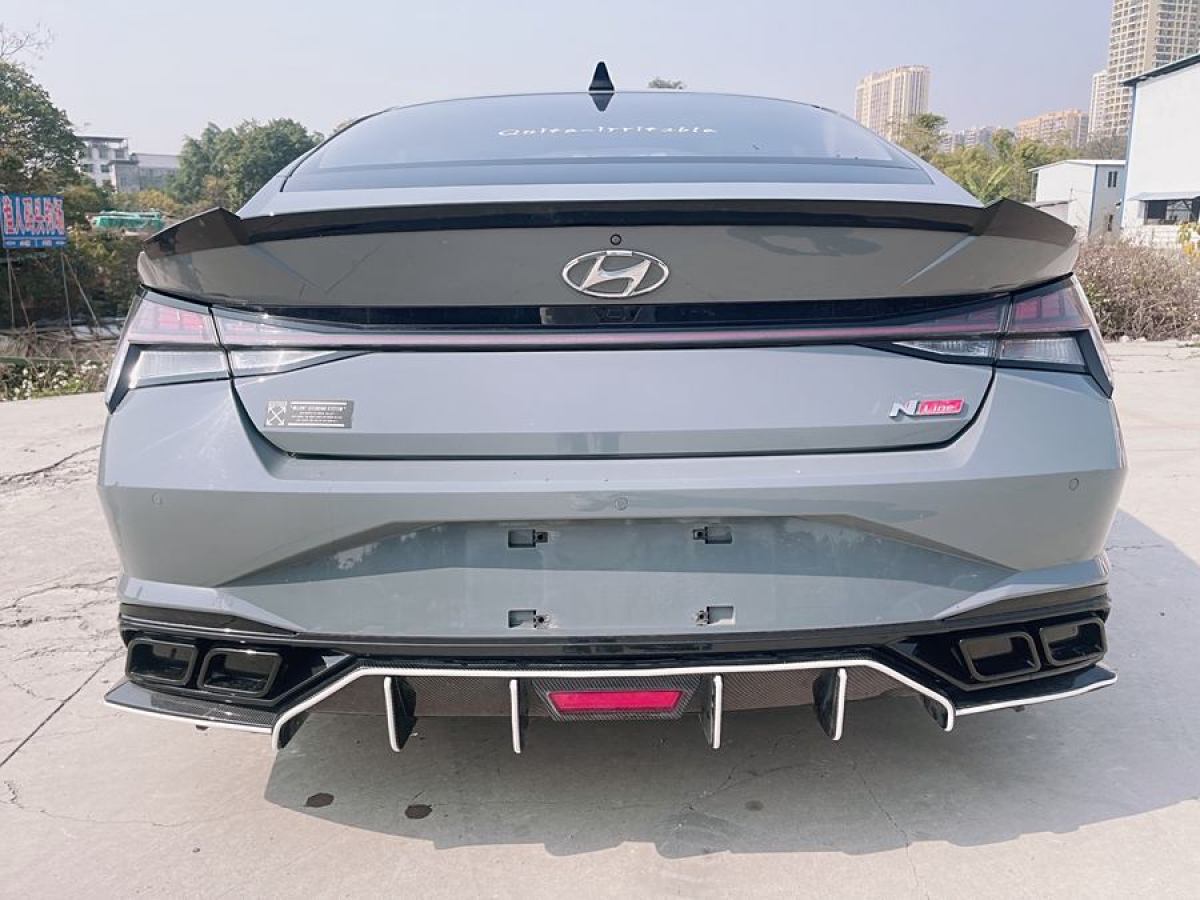 現(xiàn)代 伊蘭特  2022款 1.5L CVT LUX黑騎士限量版圖片