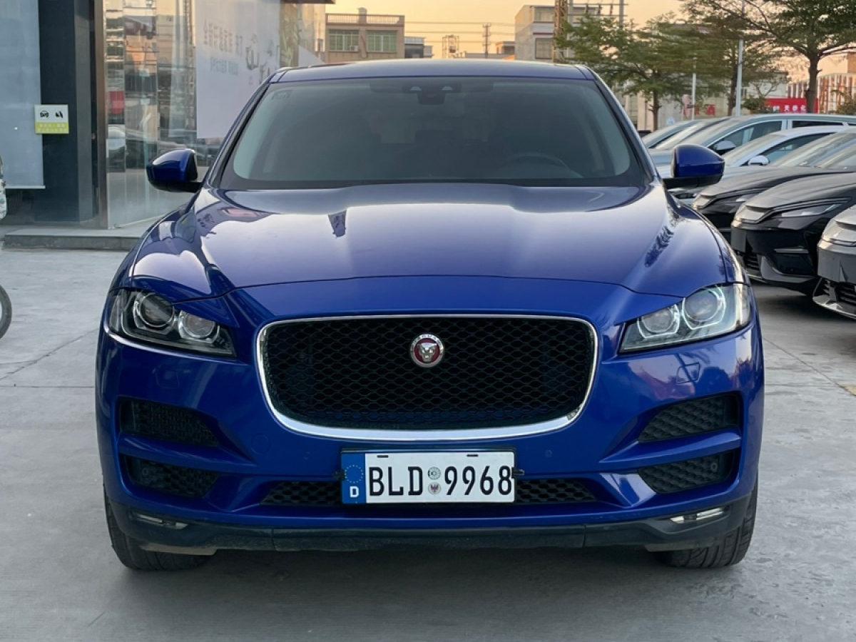 捷豹 F-PACE  2018款 2.0T 兩驅(qū)都市尊享版圖片