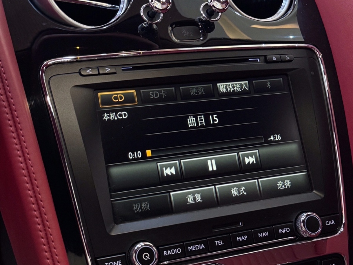 2019年3月宾利 飞驰  2017款 4.0T V8 S 标准版
