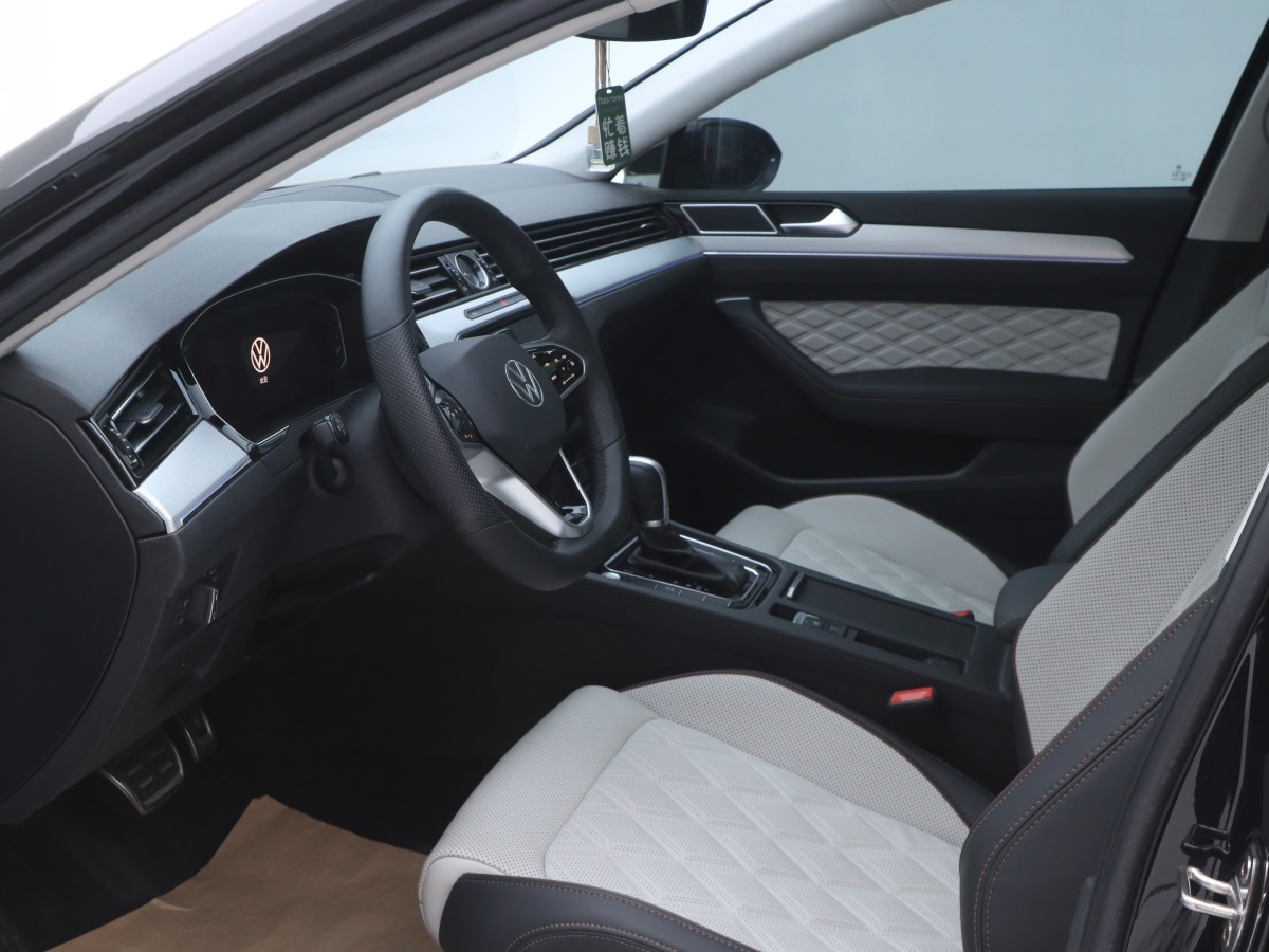 大眾 邁騰  2023款 200萬輛紀(jì)念版 330TSI DSG豪華型圖片