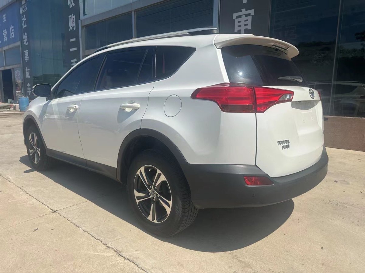 豐田 RAV4  2018款 榮放 2.0L CVT兩驅(qū)風(fēng)尚版圖片