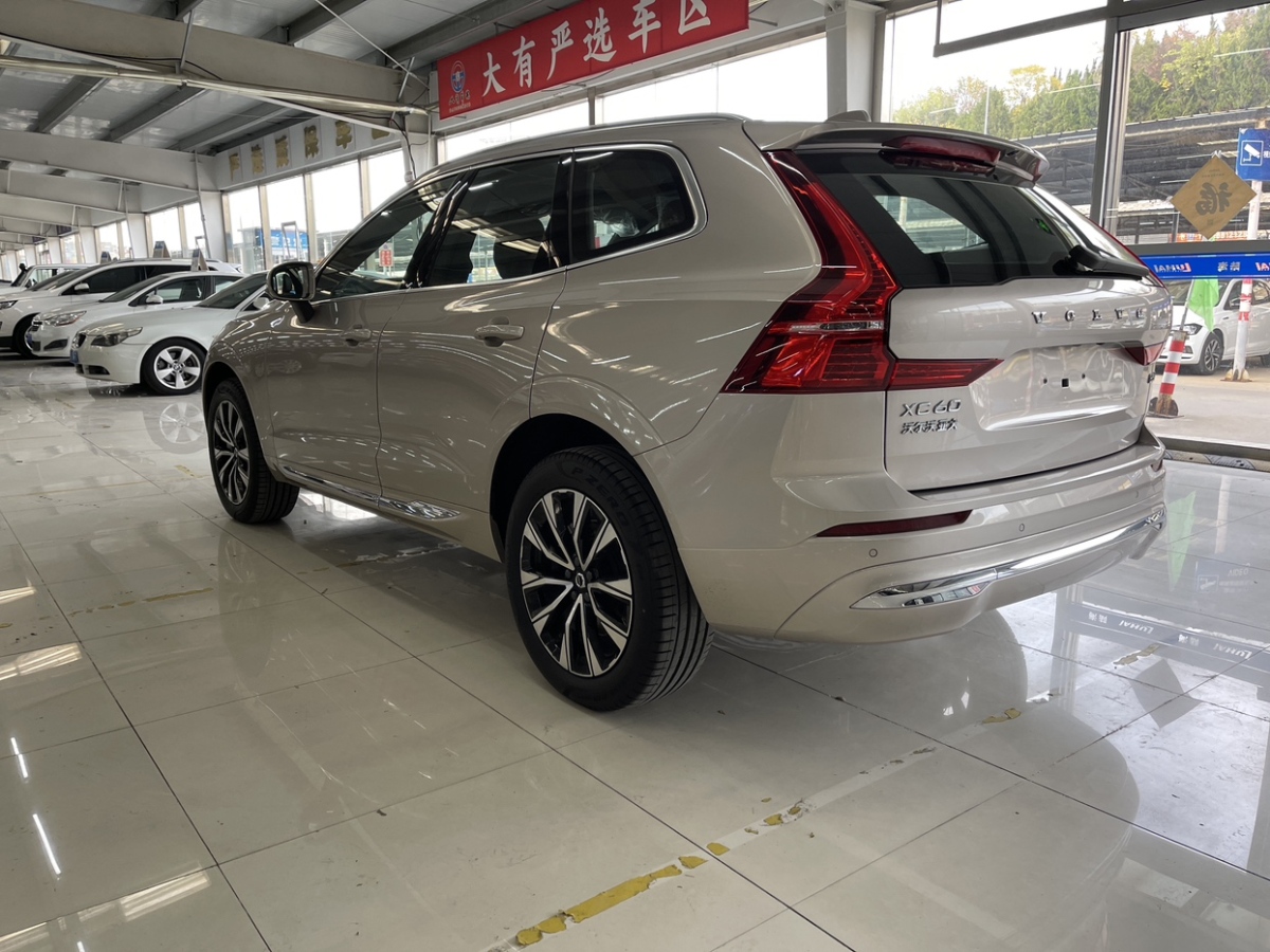 沃爾沃 XC60  2023款 B5 四驅(qū)智遠(yuǎn)豪華版圖片