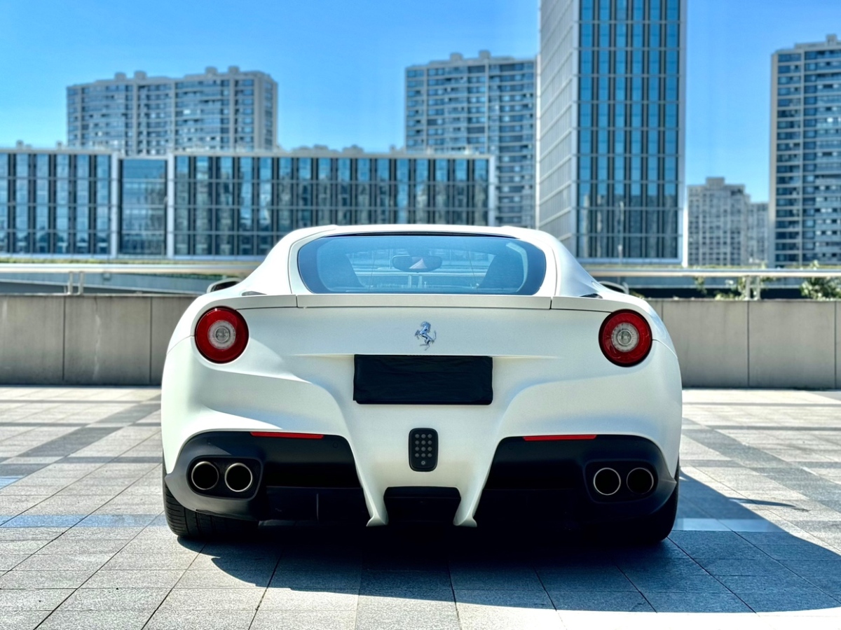 法拉利 F12berlinetta  2013款 6.3L 標(biāo)準(zhǔn)型圖片