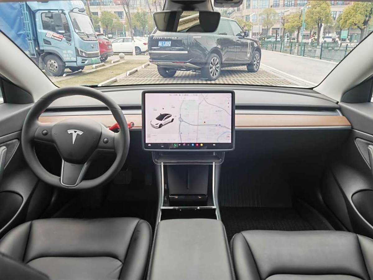 特斯拉 Model 3  2019款 標準續(xù)航后驅(qū)升級版圖片