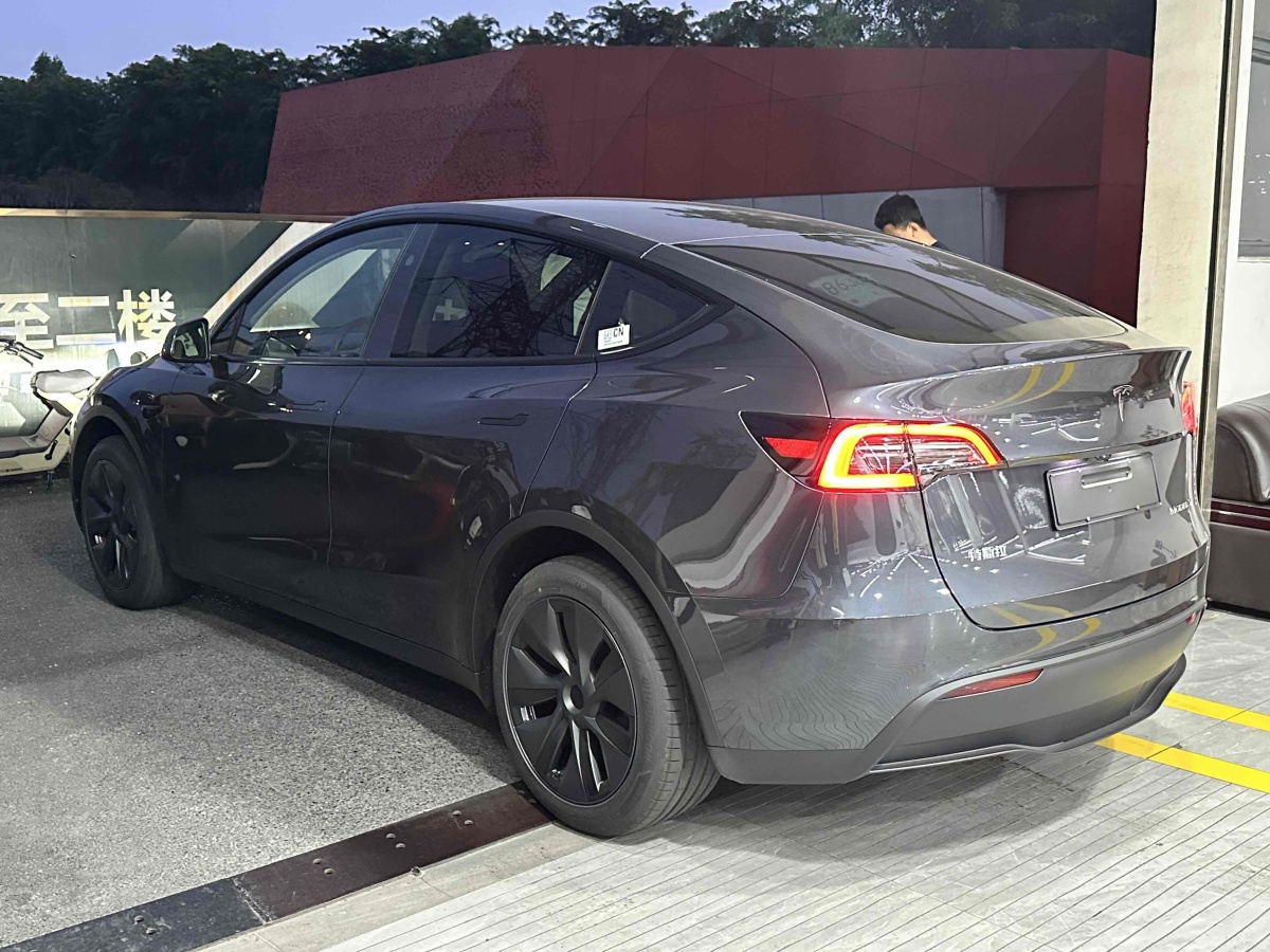 特斯拉 Model Y  2023款 長續(xù)航煥新版 雙電機(jī)全輪驅(qū)動圖片