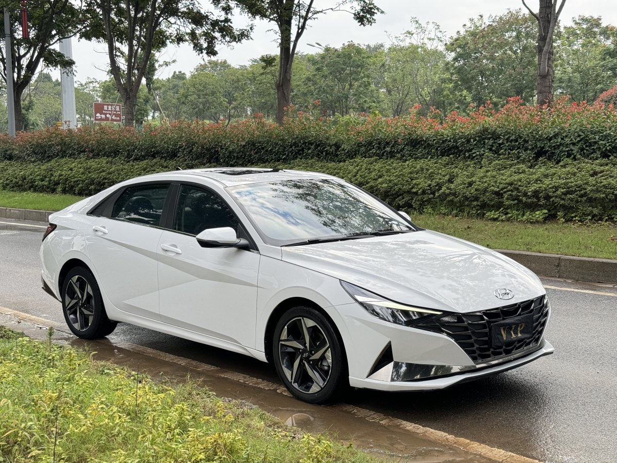 現(xiàn)代 伊蘭特  2021款 1.5L LUX尊貴版圖片