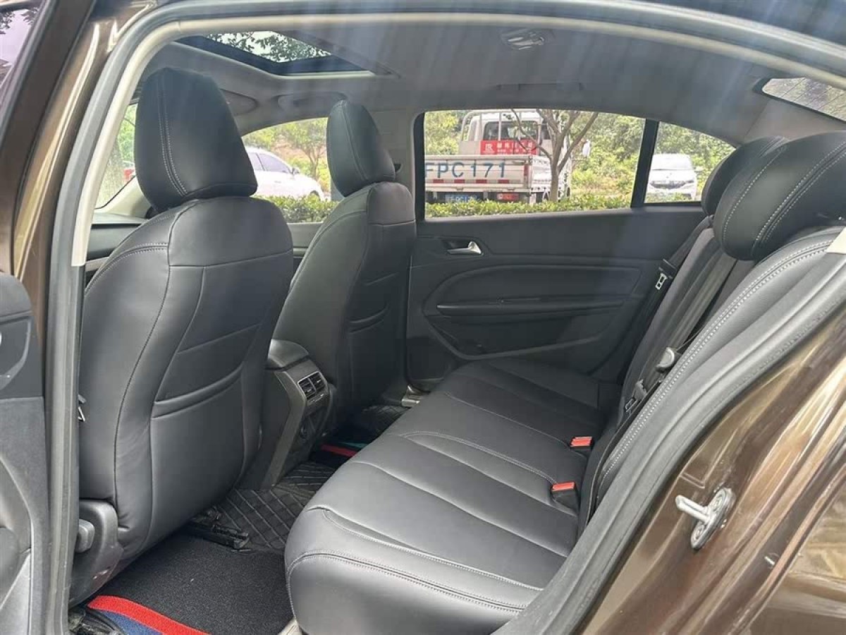 標(biāo)致 408  2014款 1.8L 自動豪華版圖片