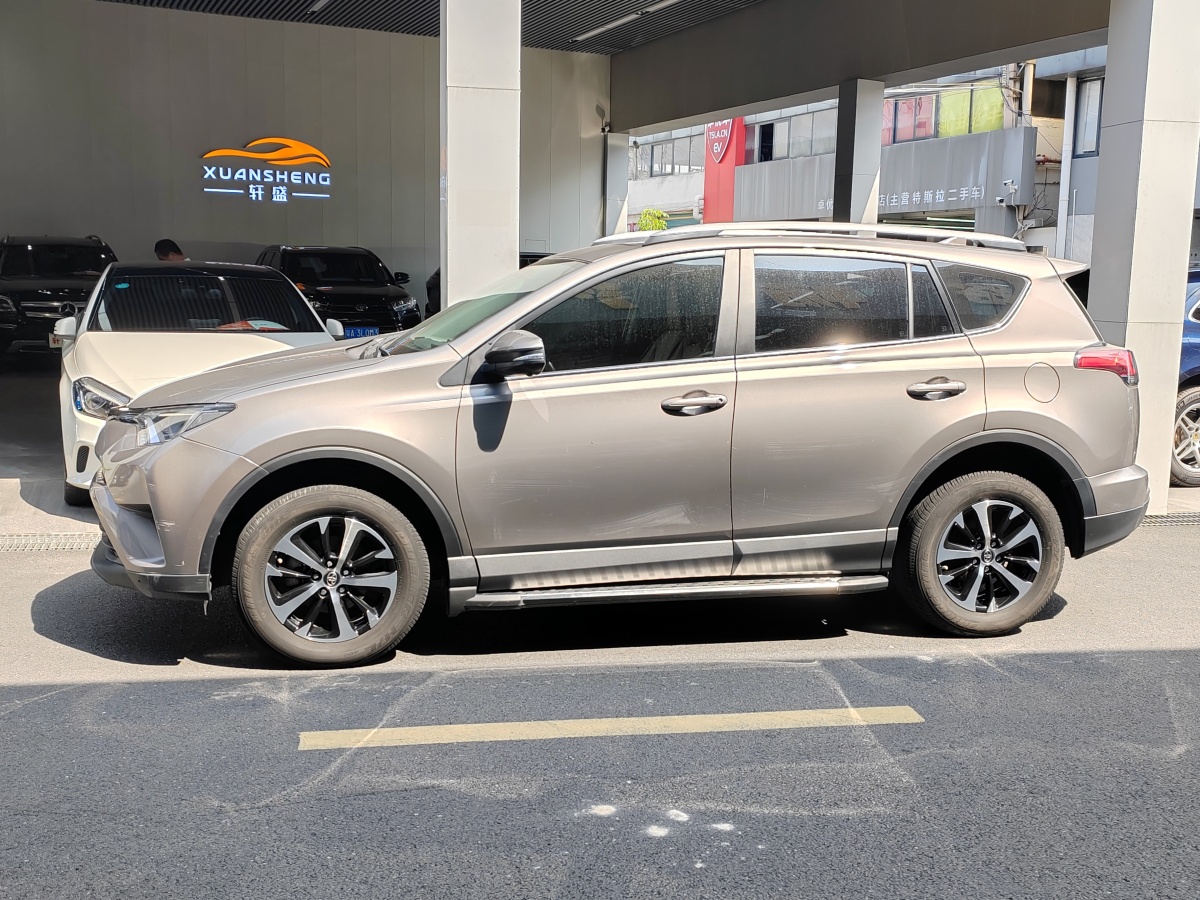 豐田 RAV4  2019款 榮放 2.0L CVT兩驅(qū)先鋒版圖片