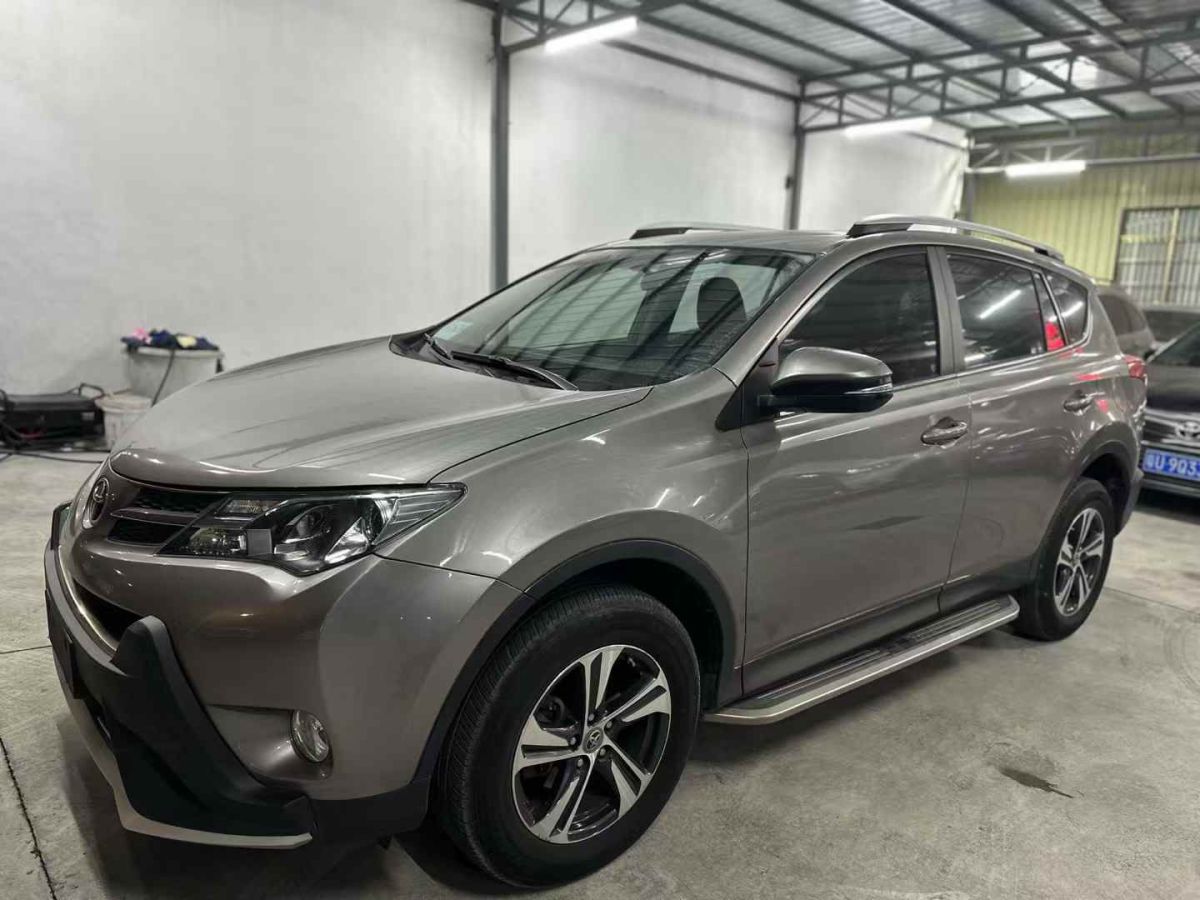 豐田 RAV4榮放  2015款 2.0L CVT四驅(qū)新銳版圖片