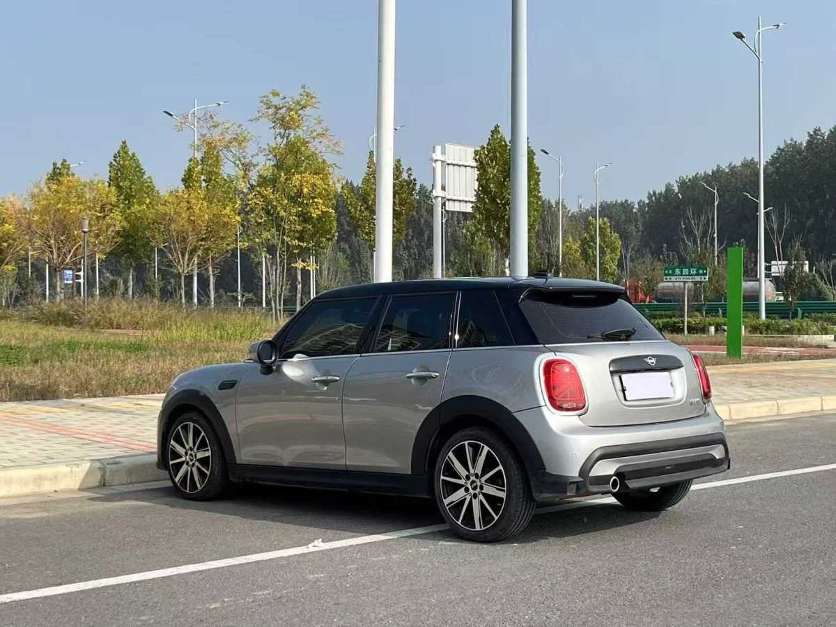 MINI MINI  2023款 改款 1.5T COOPER 藝術(shù)家 五門版圖片