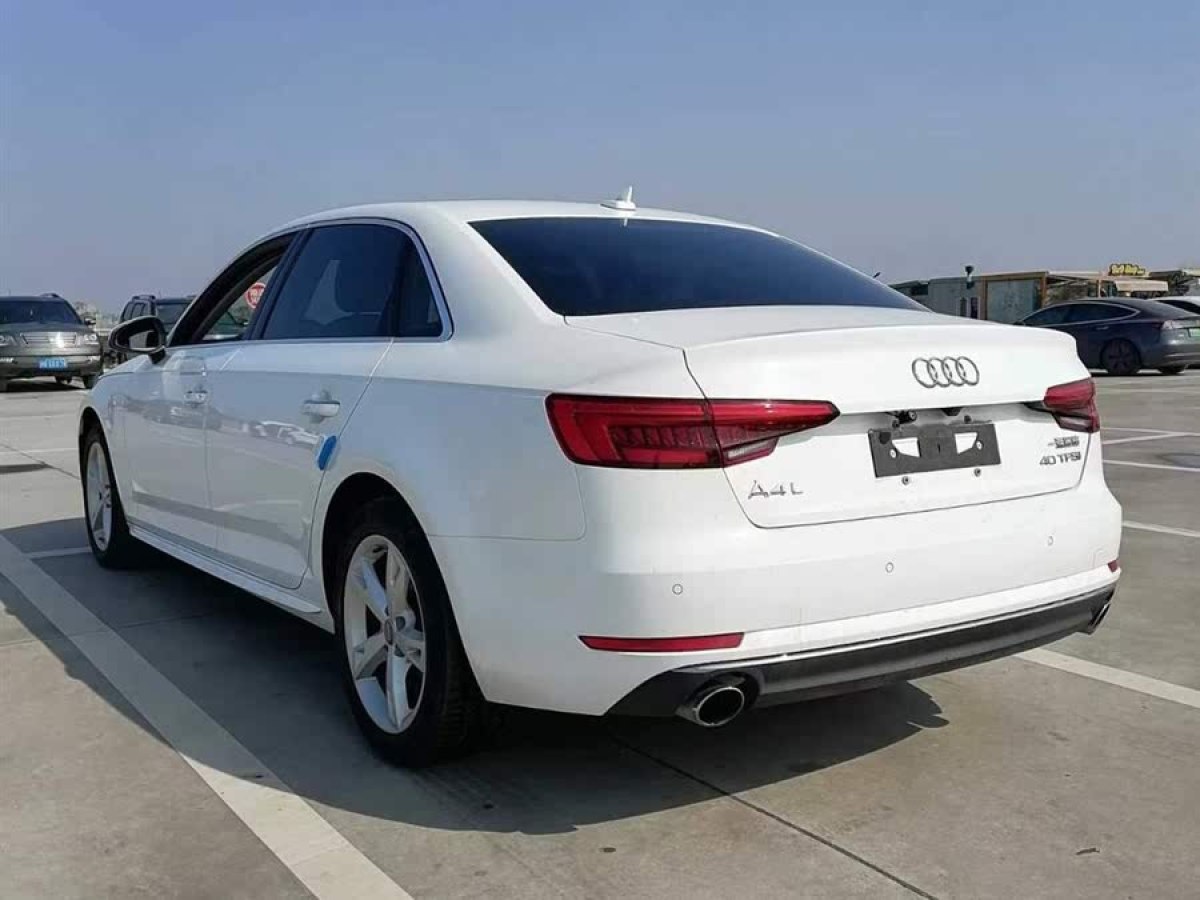 奧迪 奧迪A4L  2018款 30周年年型 40 TFSI 進(jìn)取型圖片