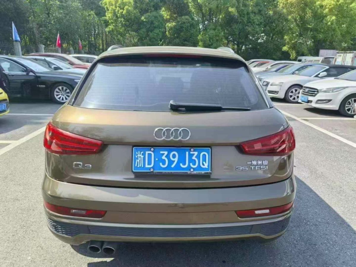 奧迪 奧迪Q3  2018款 30 TFSI 時(shí)尚型典藏版圖片