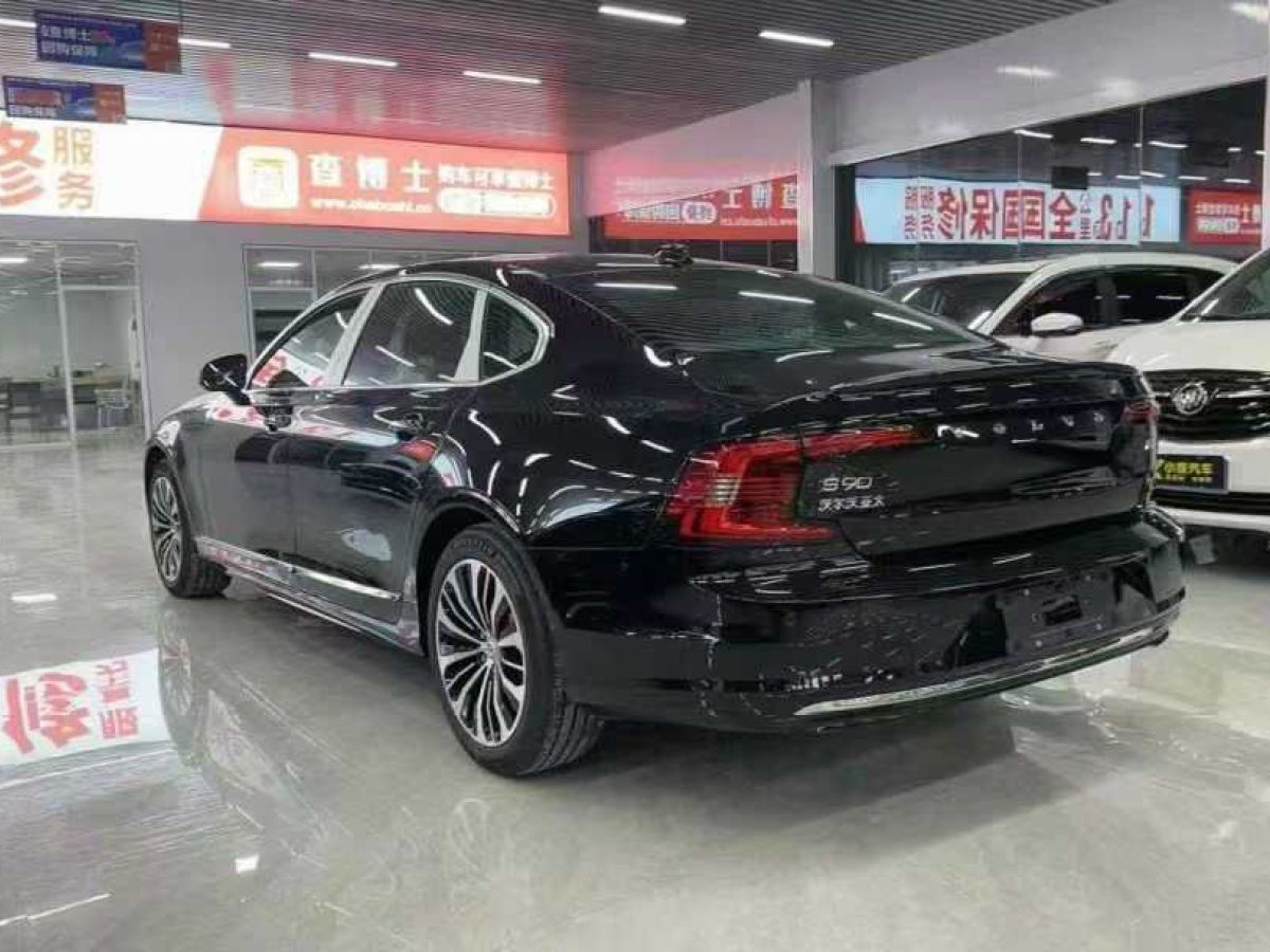 2025年1月沃爾沃 S90  2025款 B5 智遠(yuǎn)豪華版