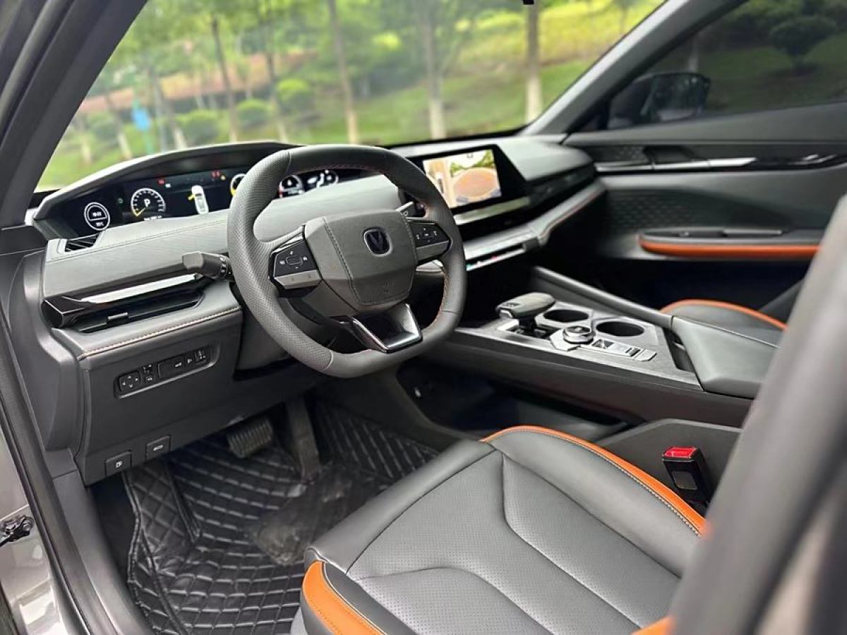 長(zhǎng)安 長(zhǎng)安UNI-V  2022款 1.5T 尊貴型圖片