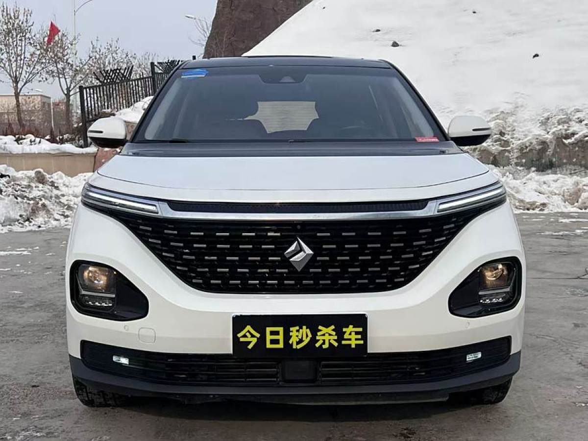 寶駿 RM-5  2019款 1.5T CVT 24小時在線尊貴型 6座圖片