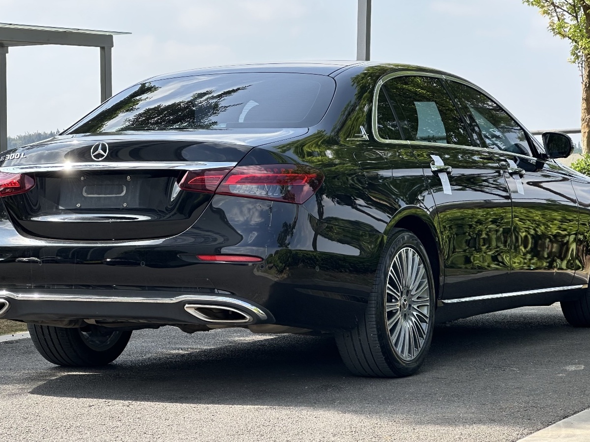 奔馳 奔馳E級  2021款 改款 E 300 L 時(shí)尚型圖片