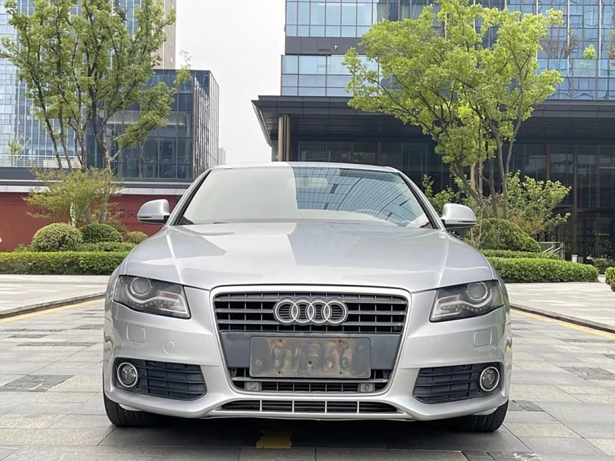 奧迪 奧迪A4L  2012款 2.0 TFSI 自動標(biāo)準(zhǔn)型圖片