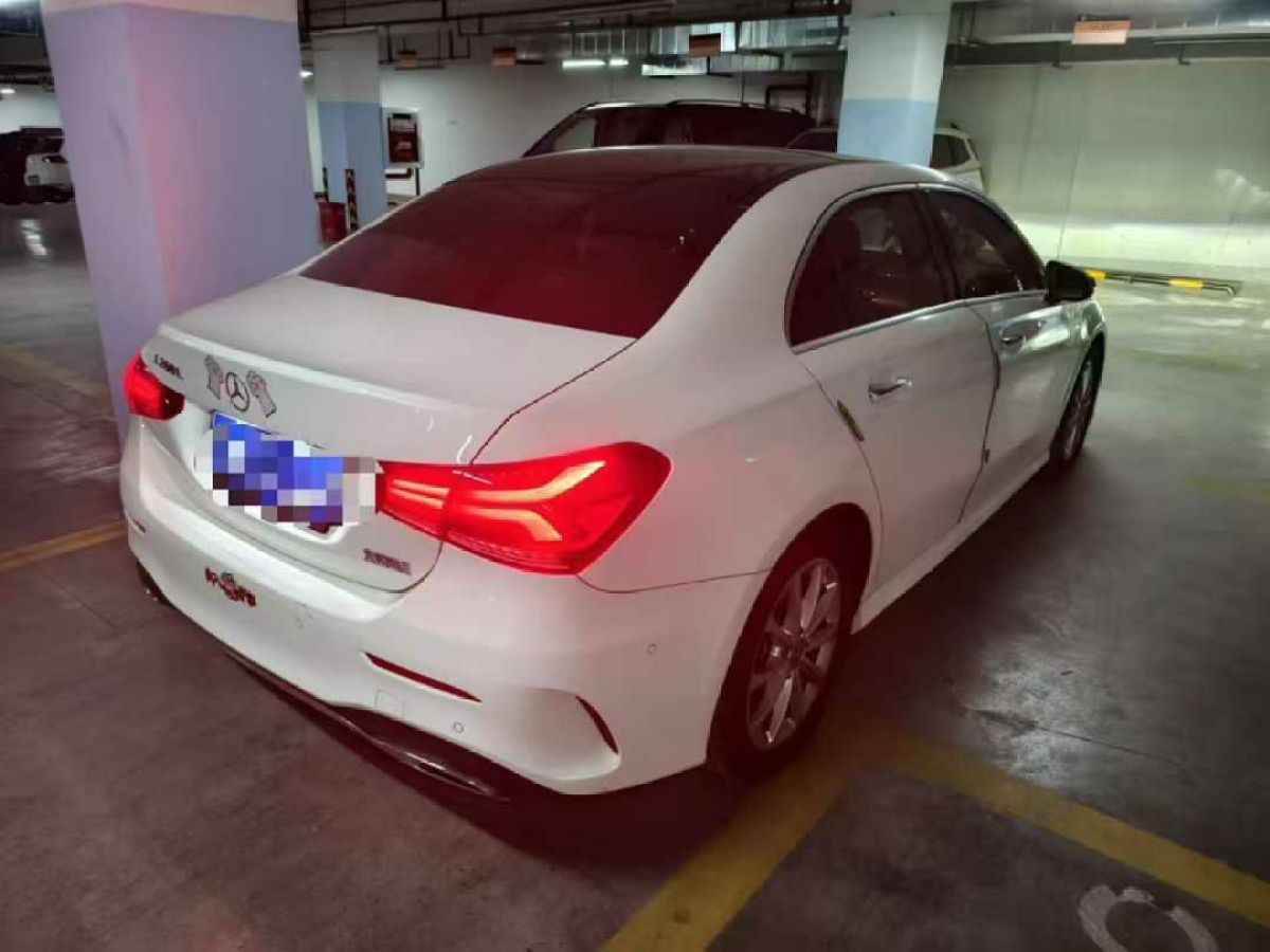 奔馳 奔馳A級  2019款  A 220 L 4MATIC 運動轎車圖片