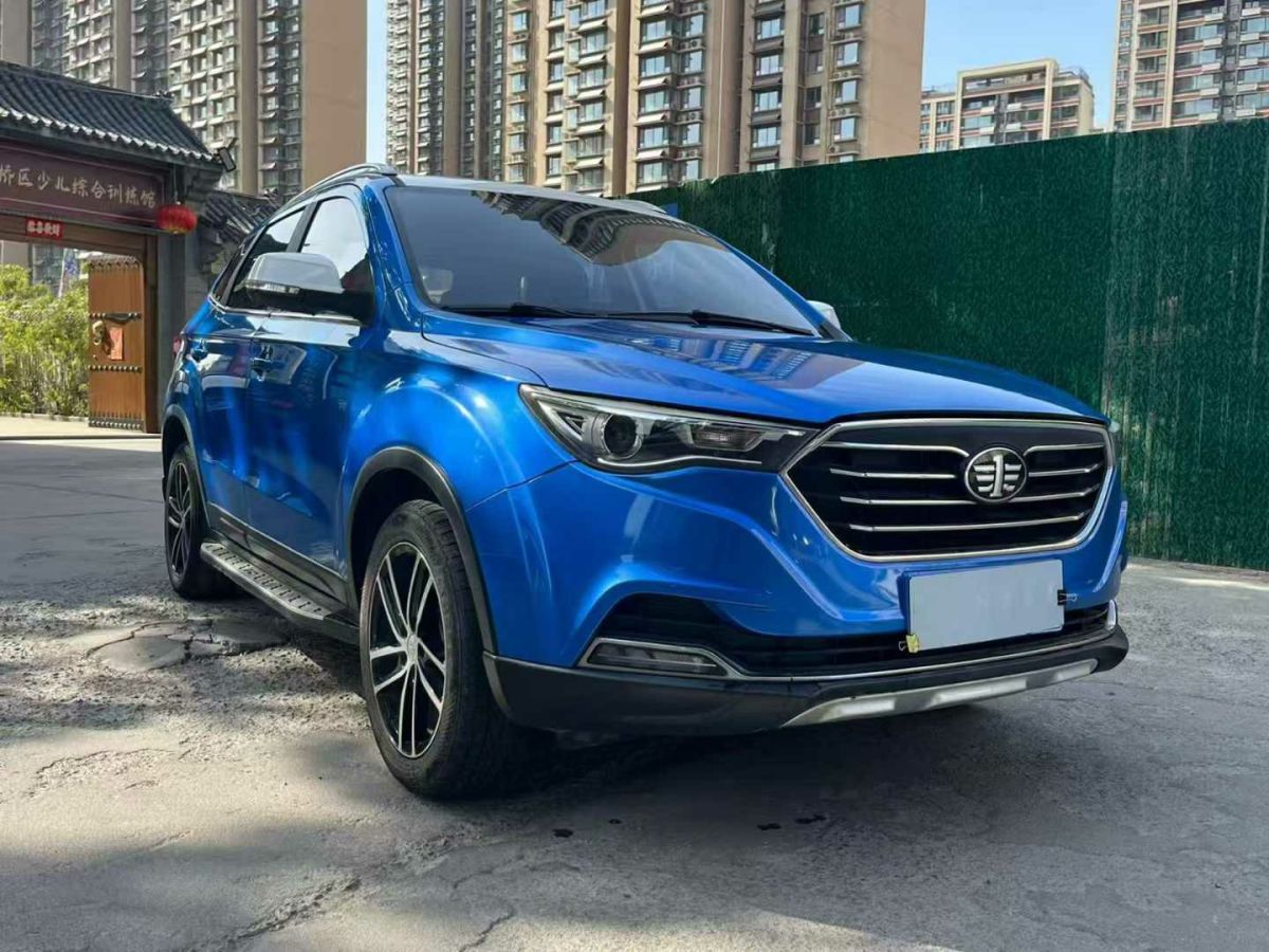 奔騰 X40  2017款 1.6L 自動尊享型圖片