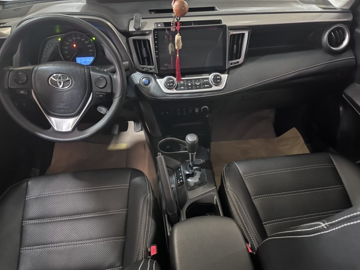 丰田 RAV4荣放  2016款 2.0L CVT两驱舒适版图片