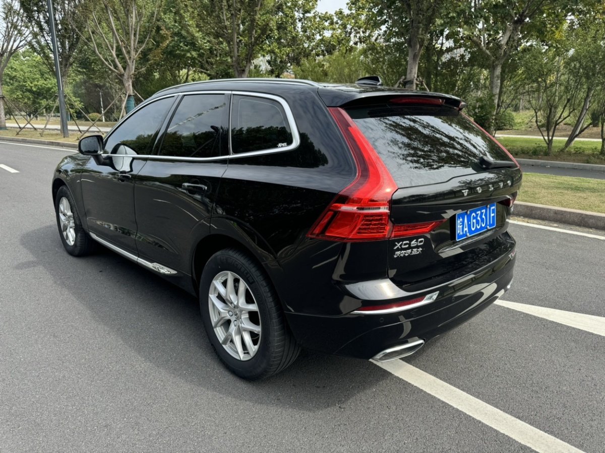 沃爾沃 XC60  2021款 T5 四驅(qū)智逸運動版圖片