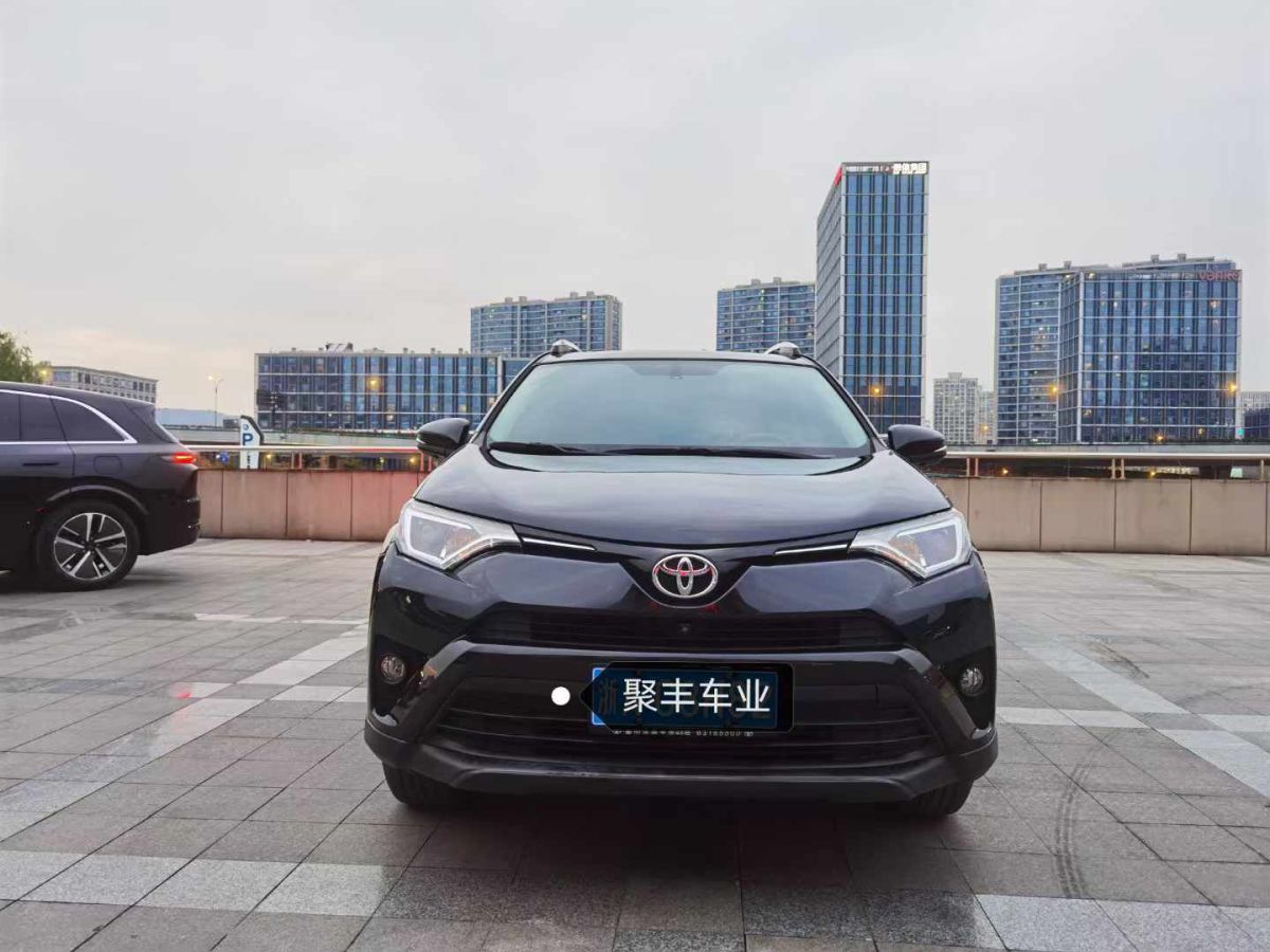 豐田 RAV4榮放  2018款 2.0L CVT兩驅(qū)風(fēng)尚X版圖片