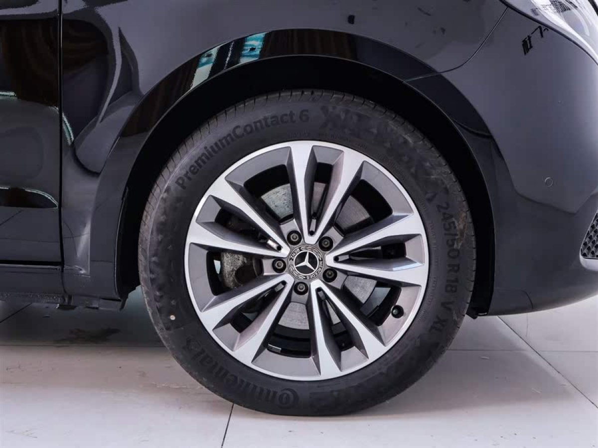 奔馳 V級(jí)  2021款 V 260 領(lǐng)航版圖片