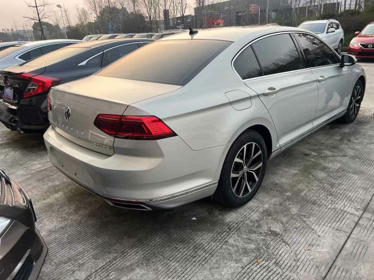 大眾 邁騰  2020款 280TSI DSG 領(lǐng)先型圖片