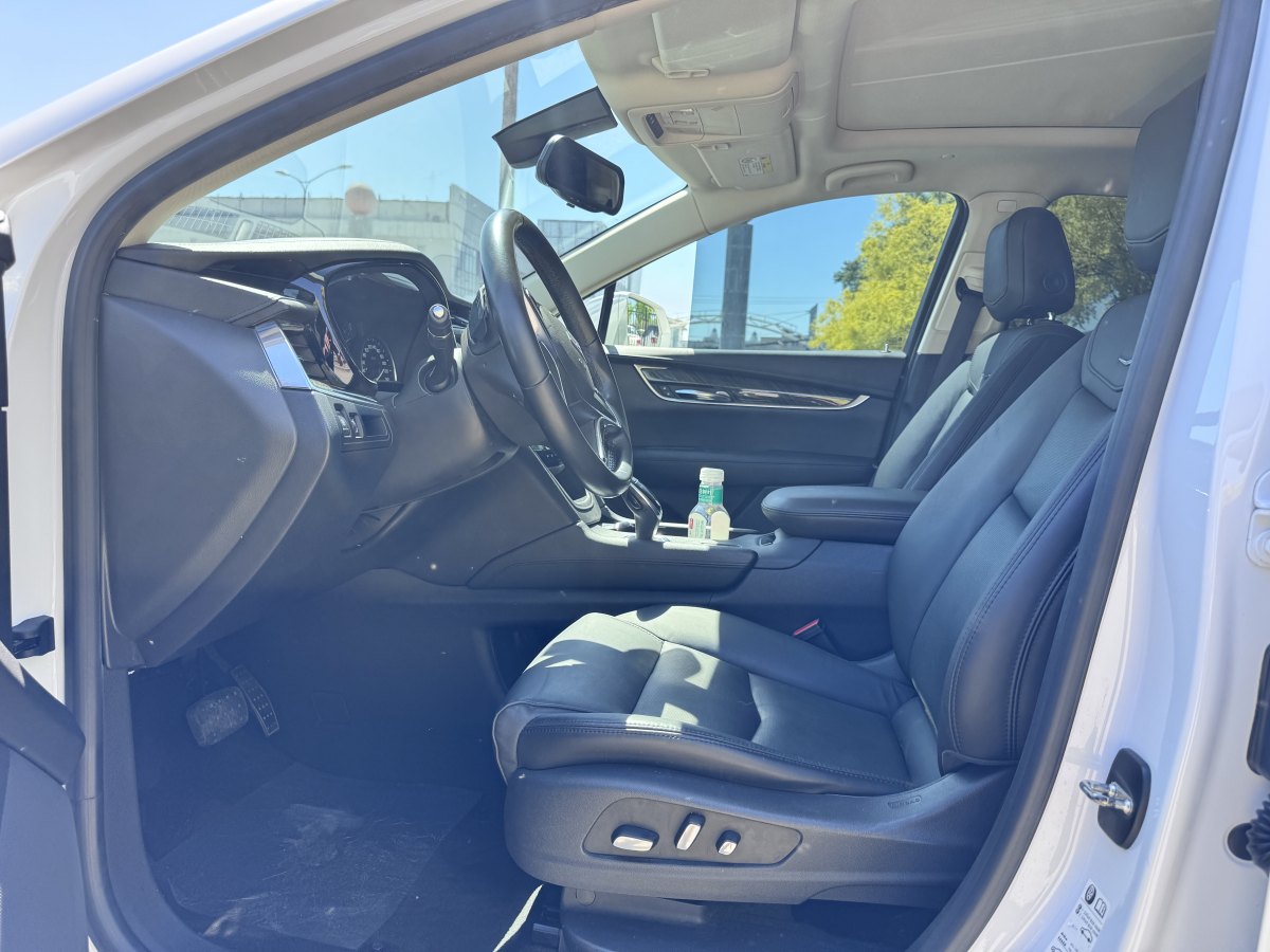 凱迪拉克 XT5  2018款 28T 四驅(qū)豪華型圖片