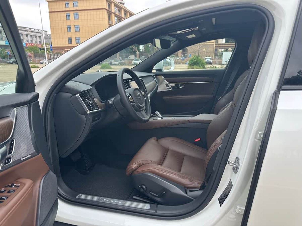 沃爾沃 V90  2024款 Cross Country B5 AWD 智尊版圖片