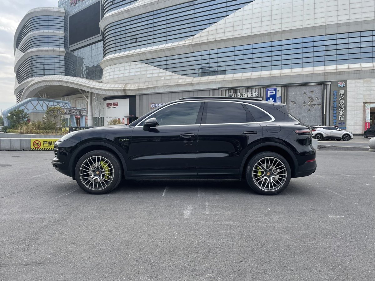 2021年2月保時捷 Cayenne新能源  2021款 Cayenne E-Hybrid 2.0T