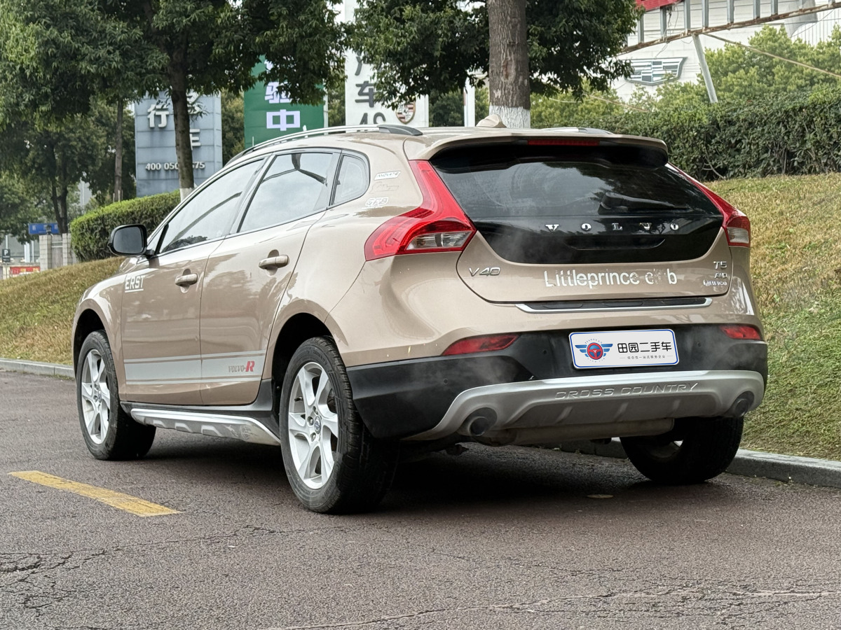 2015年3月沃爾沃 V40  2014款 Cross Country T5 AWD 智雅版