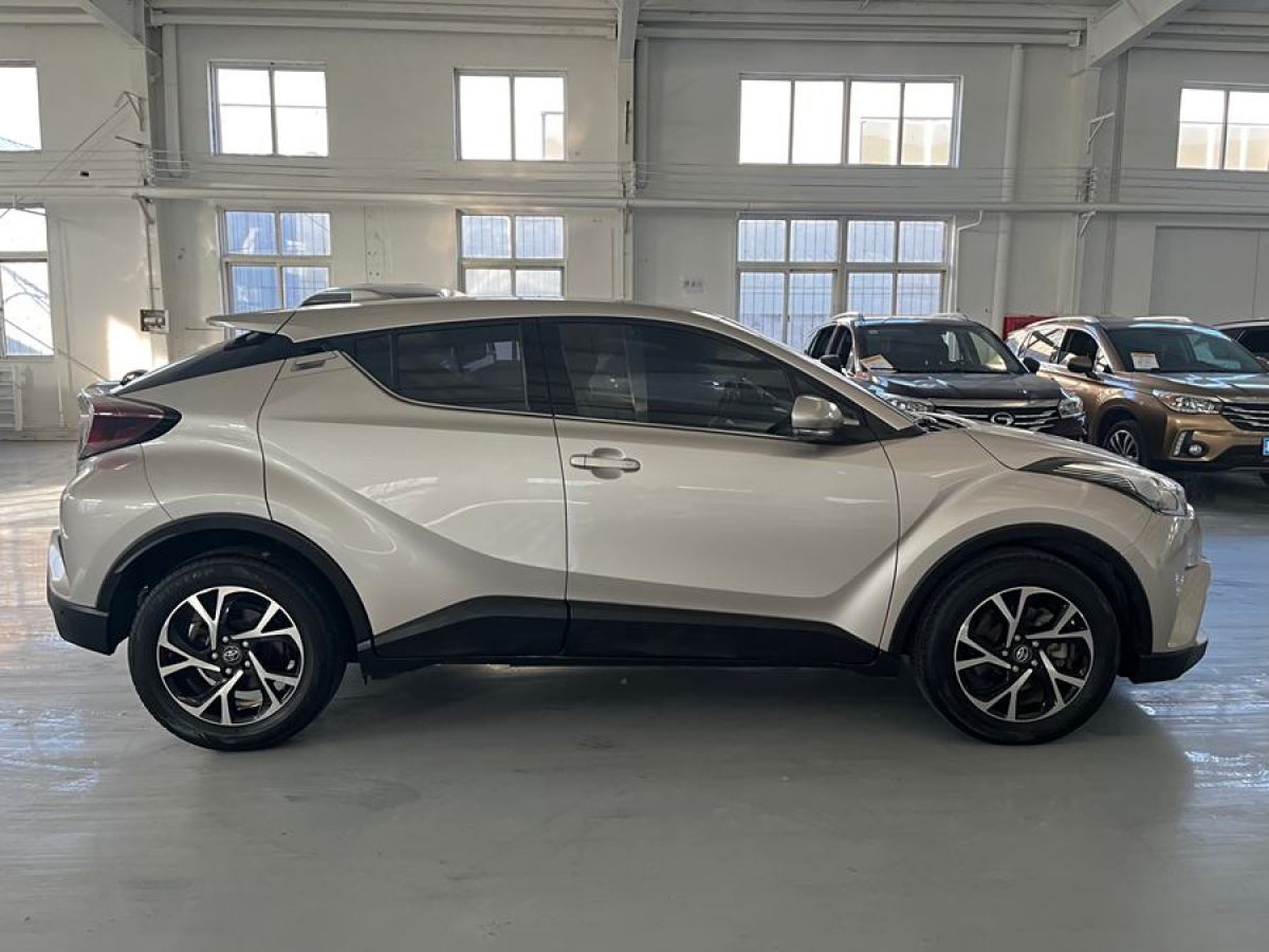 豐田 C-HR  2020款 2.0L 豪華版圖片