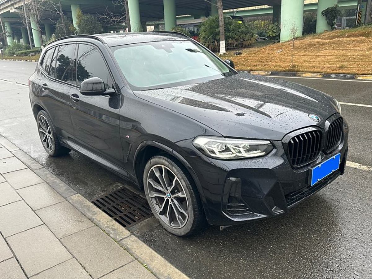 寶馬 寶馬X3  2022款 xDrive30i 領(lǐng)先型 M曜夜套裝圖片