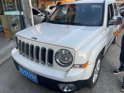 2015年6月 Jeep 自由客(進(jìn)口) 2.0L 運(yùn)動增強(qiáng)版圖片