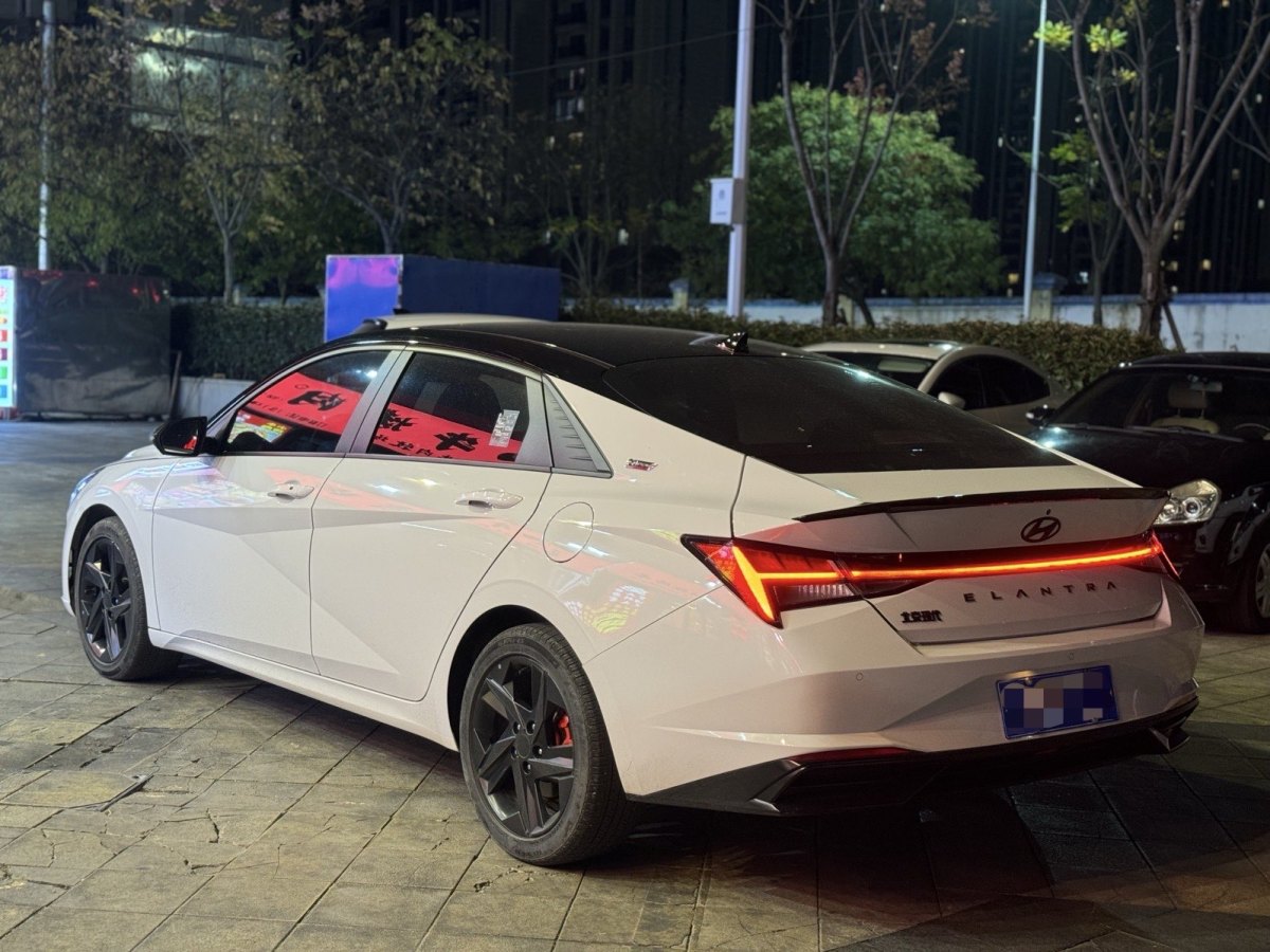 現(xiàn)代 伊蘭特  2022款 1.5L CVT LUX尊貴版圖片