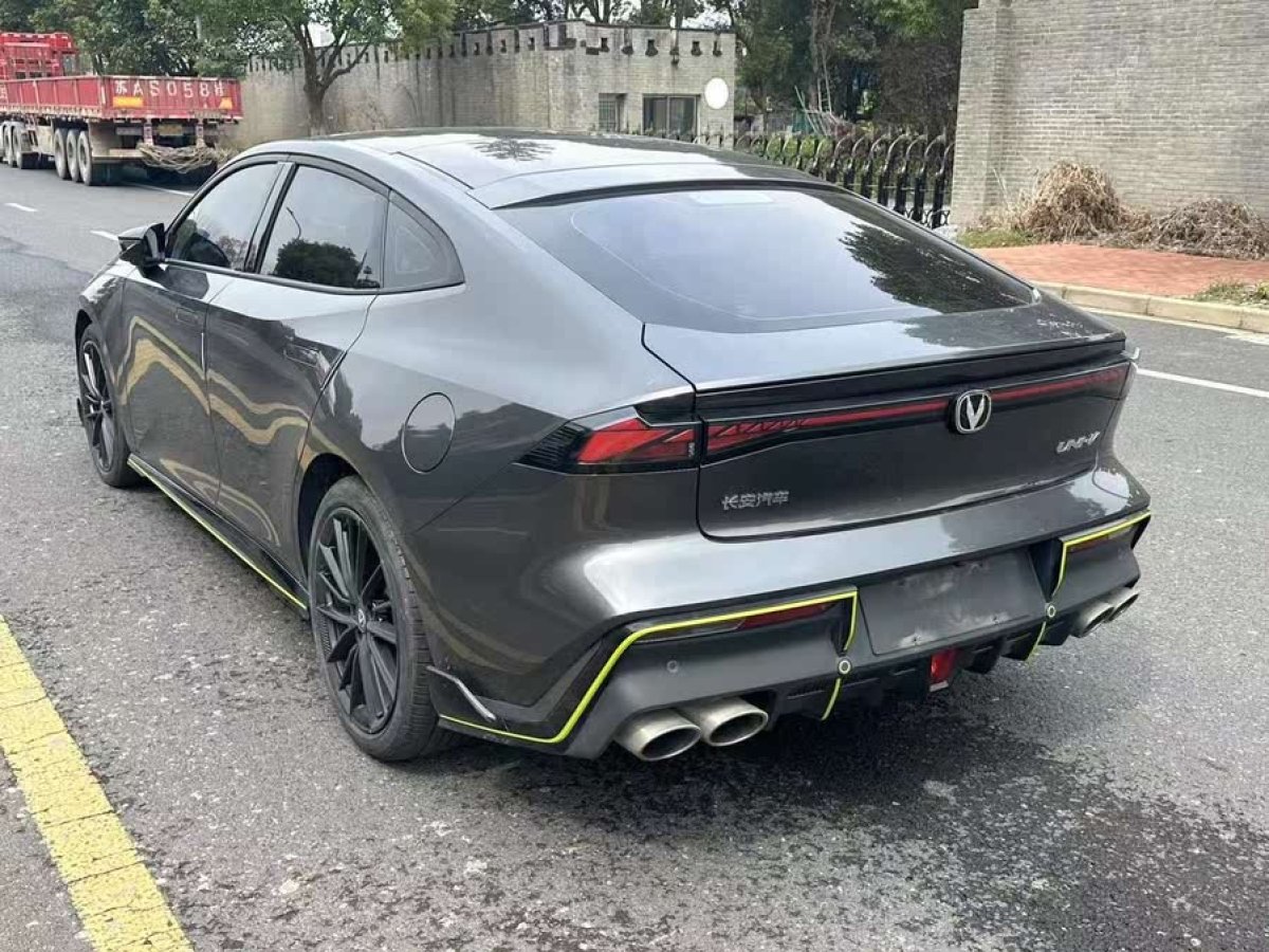 長安 長安UNI-V  2023款 1.5T 運(yùn)動(dòng)版圖片