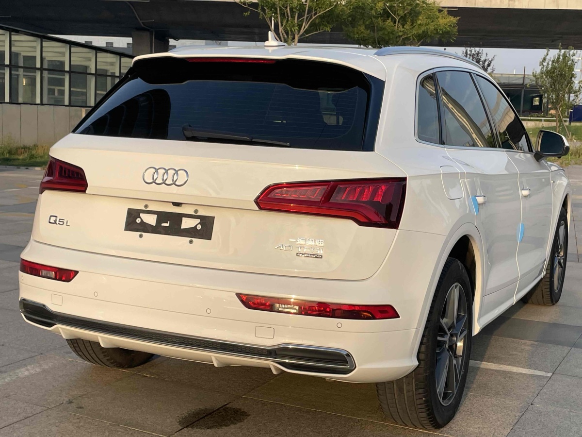 2019年5月奧迪 奧迪Q5L  2018款 40 TFSI 榮享時(shí)尚型