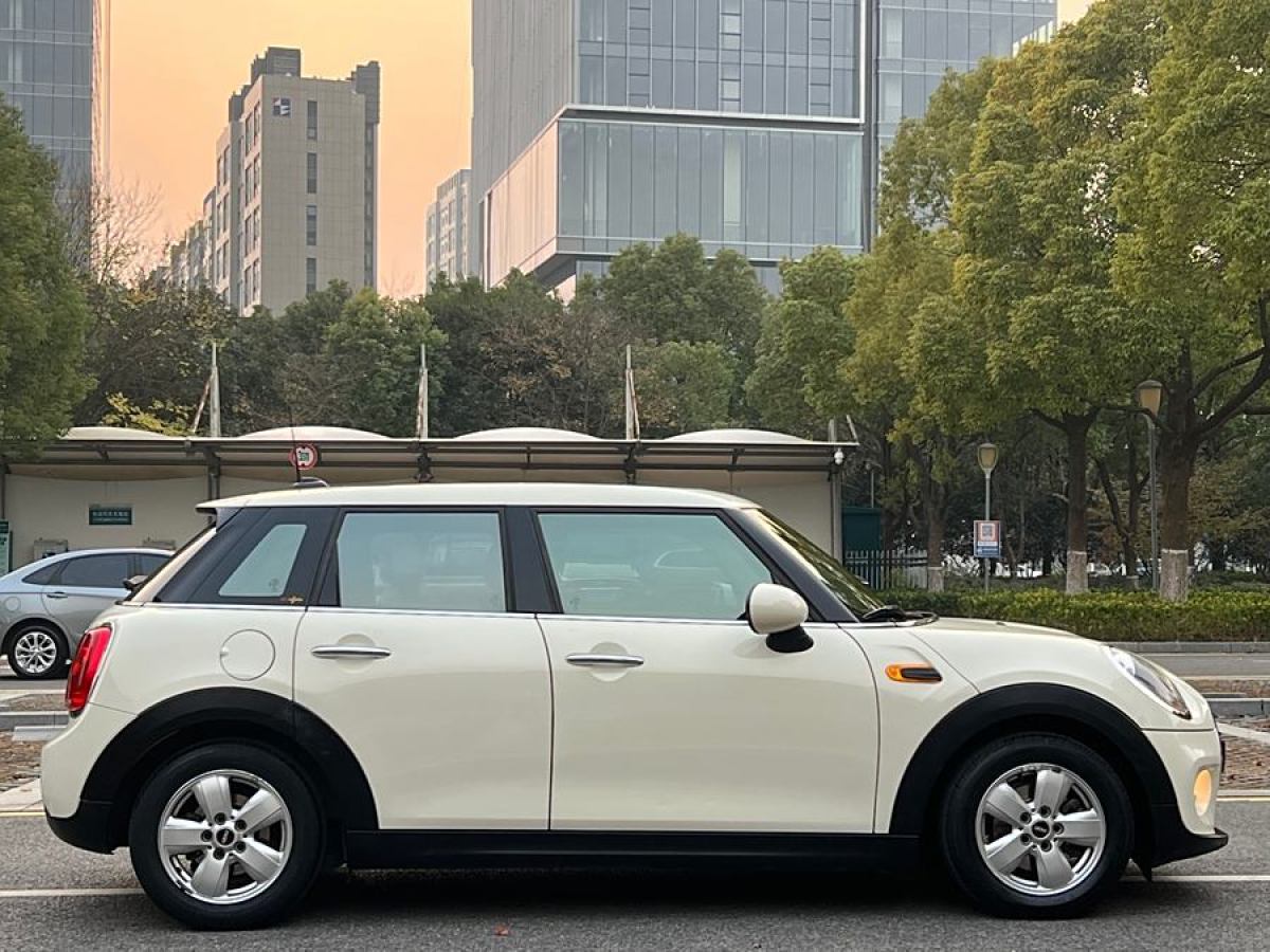 MINI MINI  2016款 1.2T ONE 五門版圖片