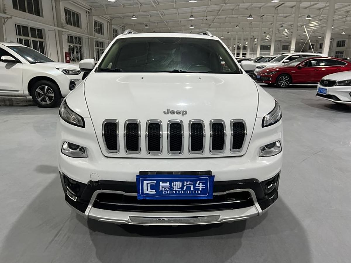 Jeep 自由光  2017款 2.0L 優(yōu)越版圖片