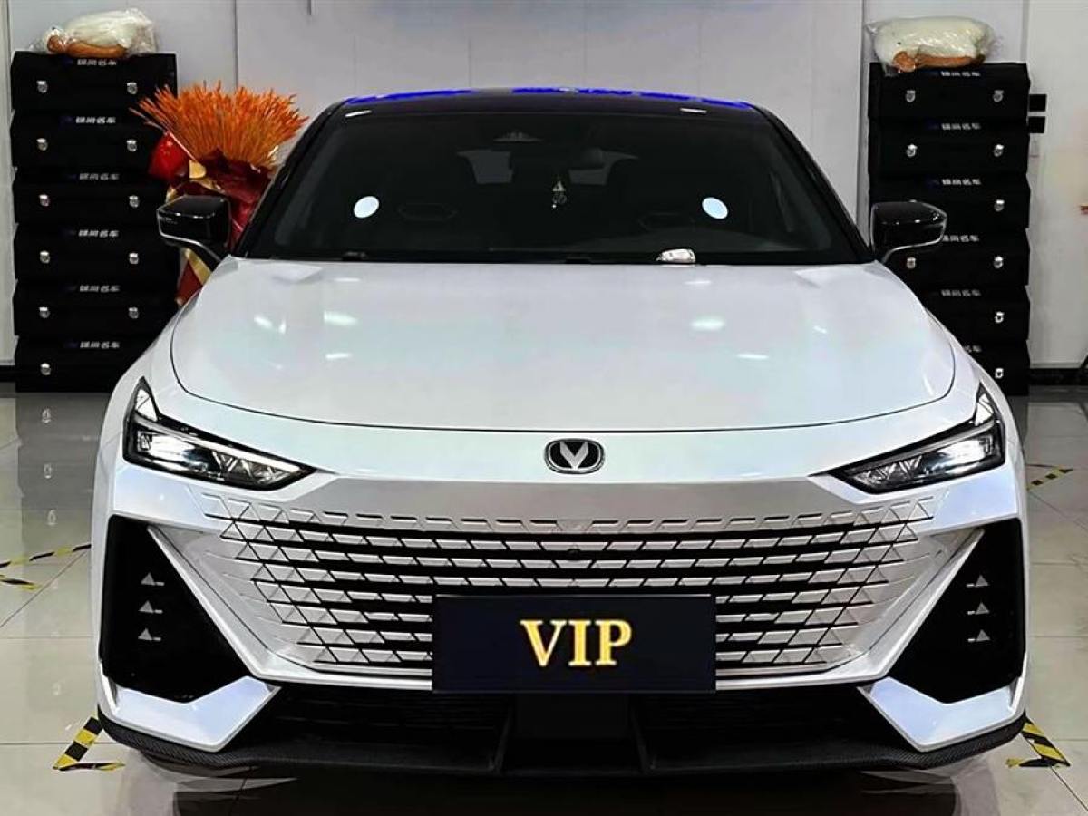 長(zhǎng)安 長(zhǎng)安UNI-V  2023款 1.5T 尊享型圖片