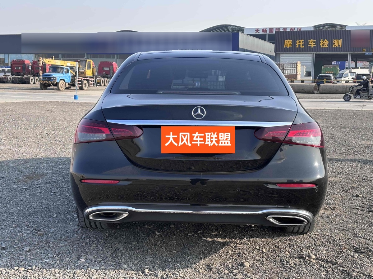 奔馳 奔馳E級  2021款 改款 E 300 L 時尚型圖片