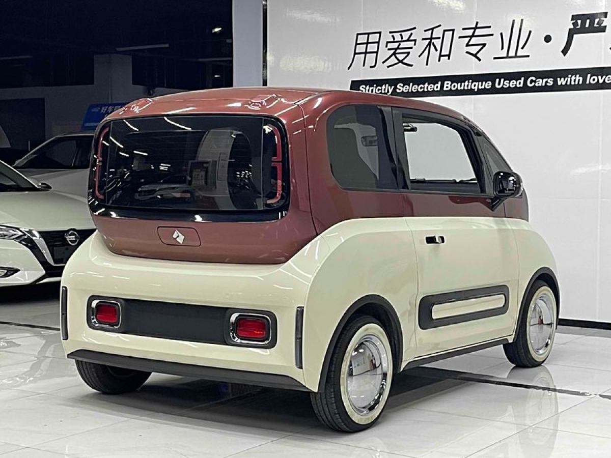 寶駿 寶駿KiWi EV  2022款 藝術(shù)家輕享版 三元鋰圖片